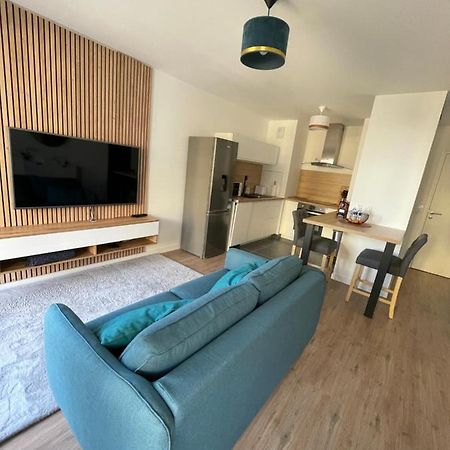 Superbe T2 Proche De La Gare Rer Tgv Massy Palaiseau Apartamento Exterior foto